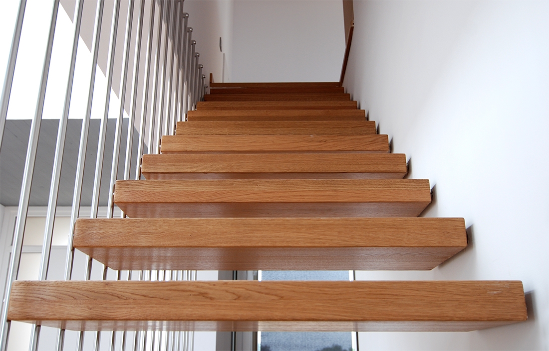 Лестница на больцах с деревянными ступенями — фото 3